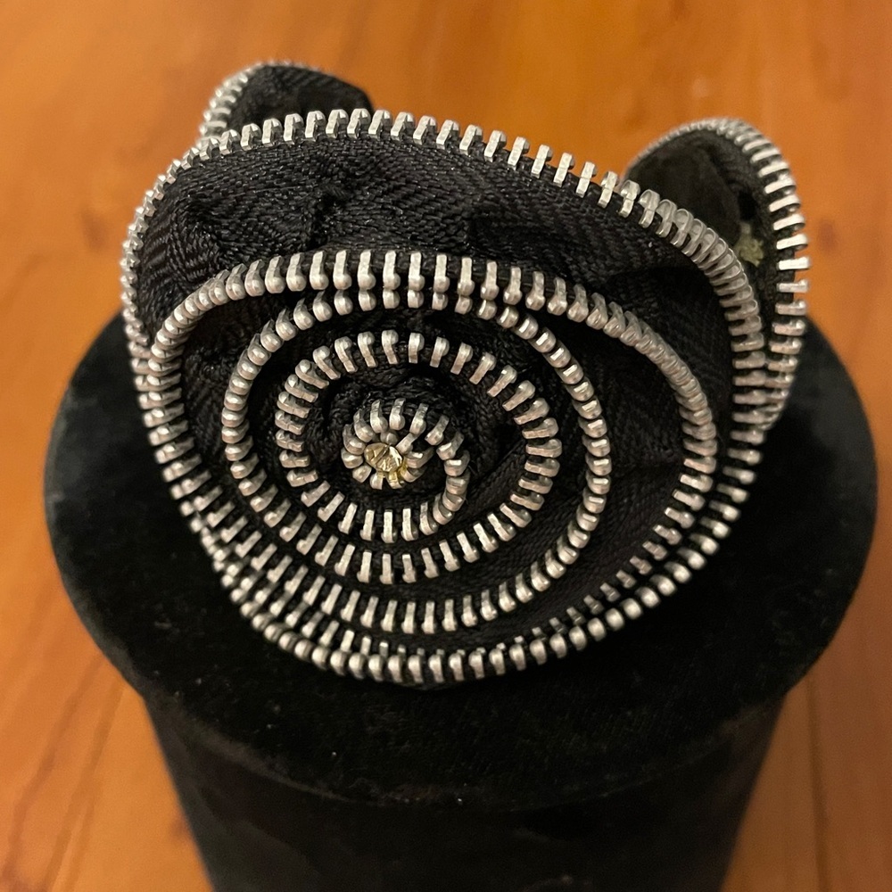 Black and Silver Zipper Cuff Spiral Bracelet - Picture 12 of 12